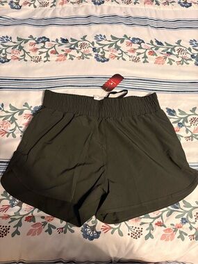 Santiny Shorts